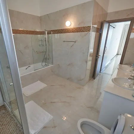 Kisso Vitolia Villa *